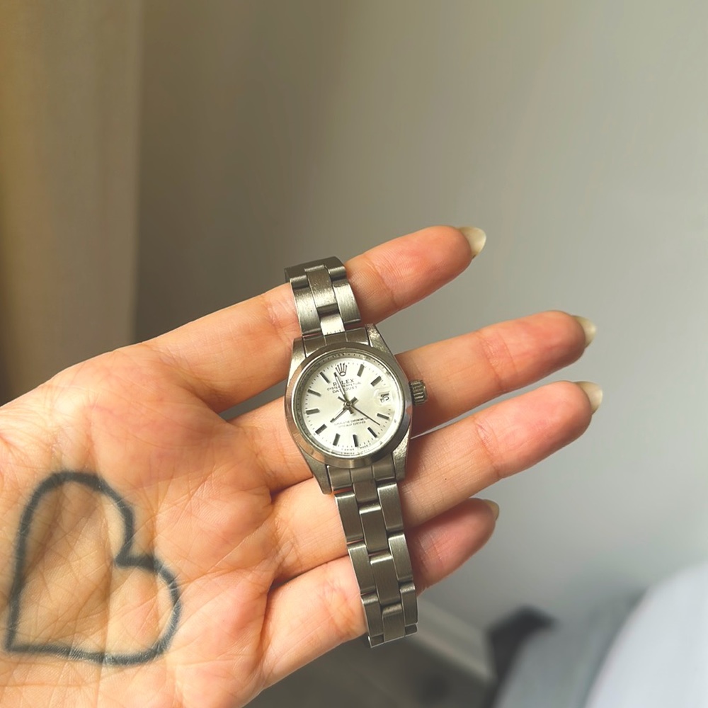 Silver Oyster Watch 🌟